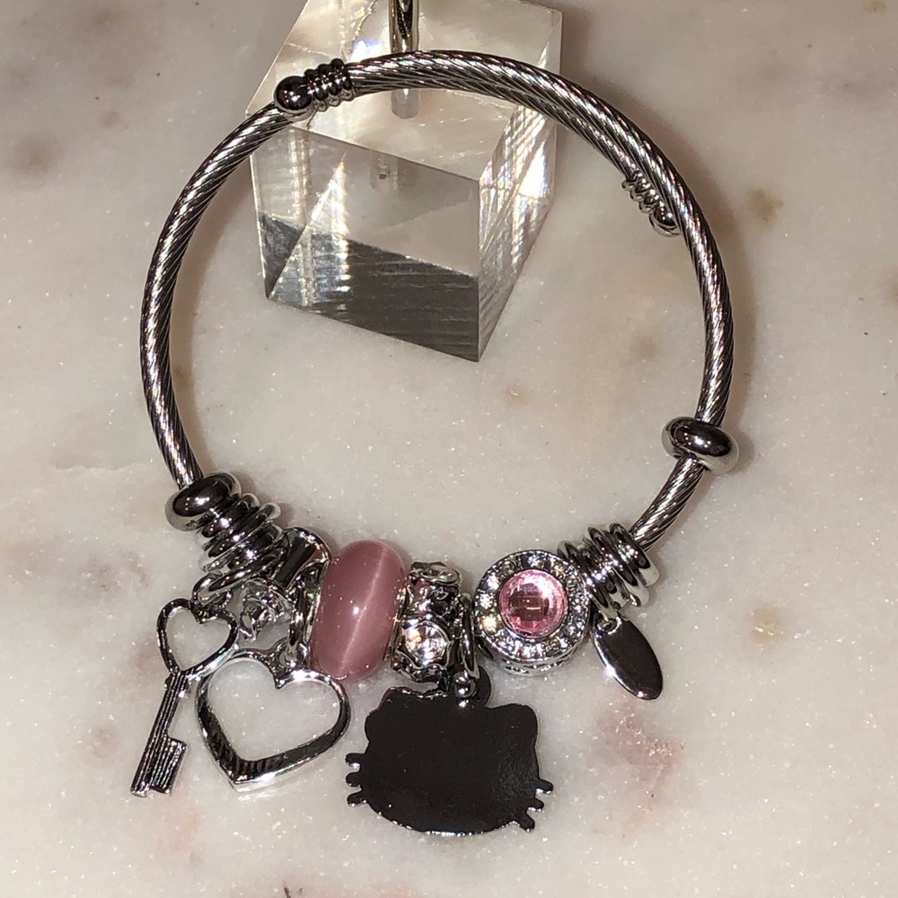 ✨NEW✨ Hello Kitty Charm Pendant Adjustable Silver & Pink Tone Bangle Bracelet - Picture 5 of 6